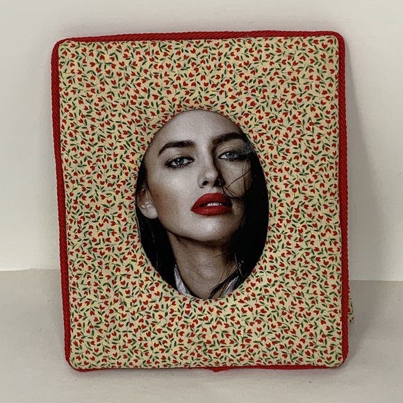 Vintage Other - Vintage fabric quilted picture frame 🖼
